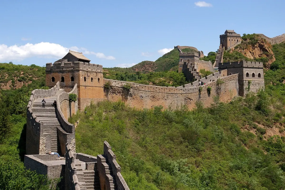 The Jinshanling section with its towers